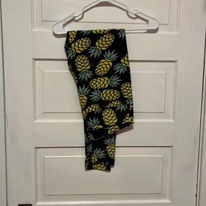 Tall and Curvy Pineapple Lularoe Leggings
